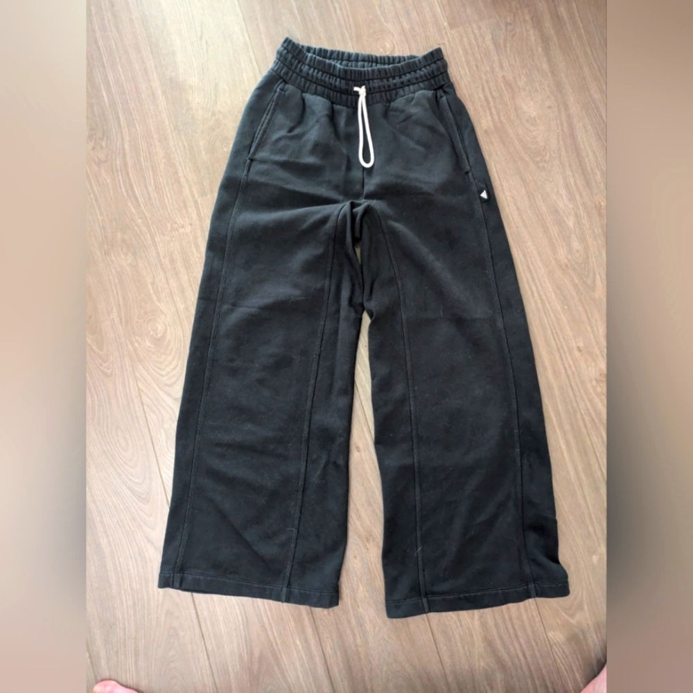 Black Wide leg Adidas Lounge Pants Size Small Excellent Condition Worn Once